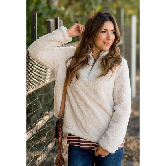 Betsy's Boutique Shop Ivory Sherpa Pullover 1/4 Zip Sweater Top M - Picture 1 of 7